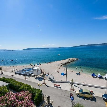 Stunning Beachfront Apartment With Roof Terrace Kastela Exterior photo