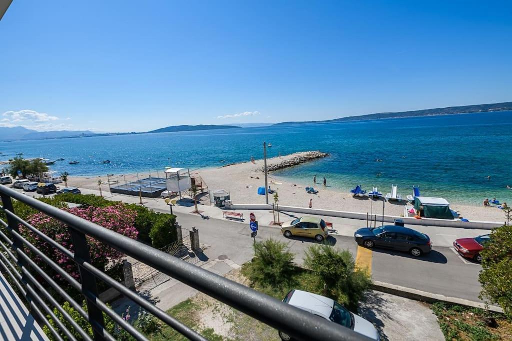 Stunning Beachfront Apartment With Roof Terrace Kastela Exterior photo